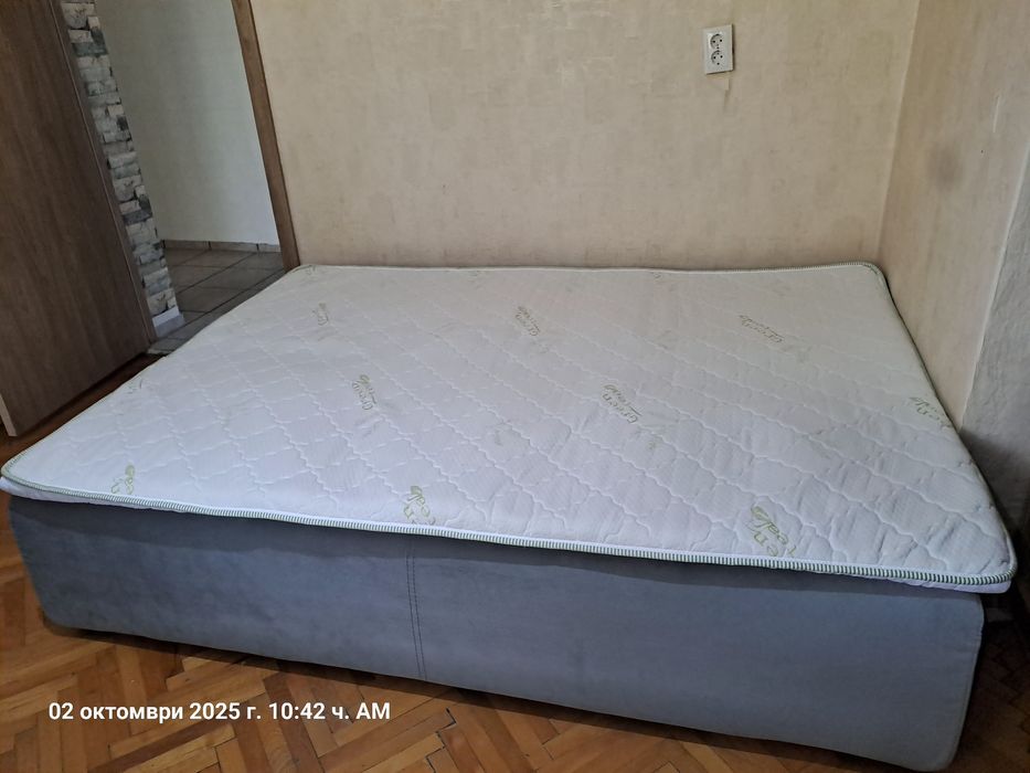 Разтегателен диван сив
