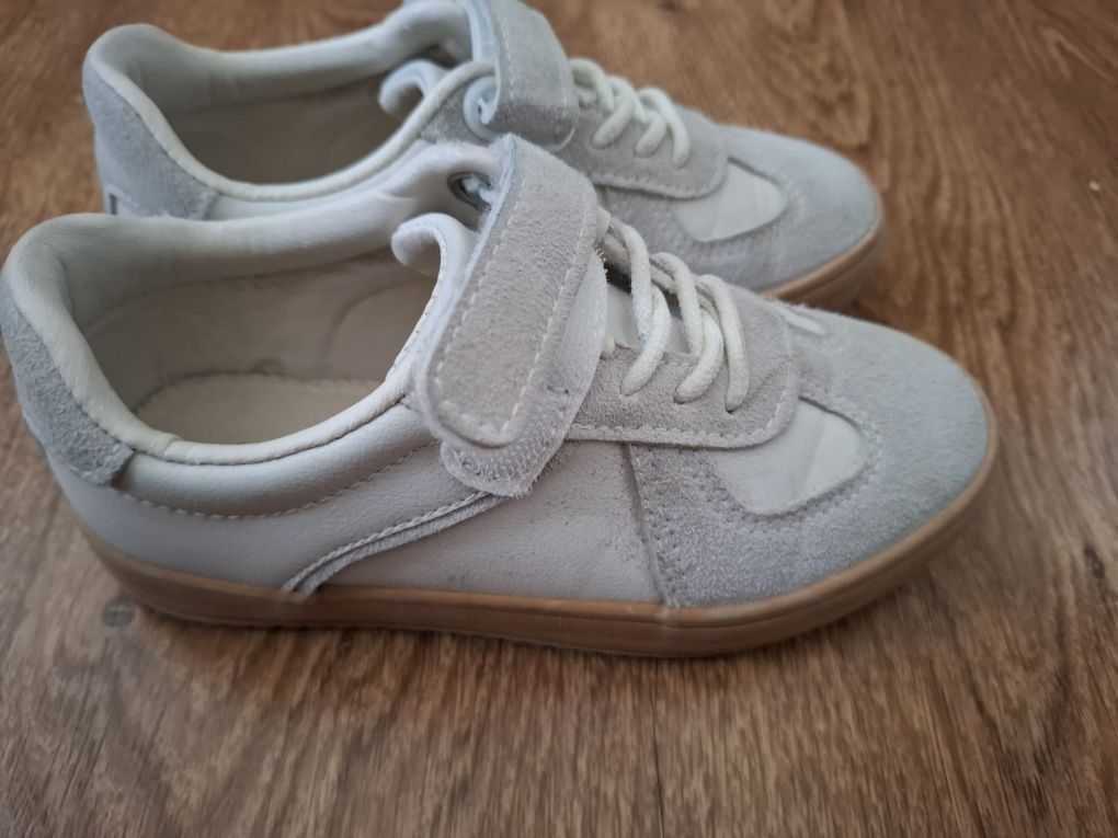 Adidasi Reserved nr 29.