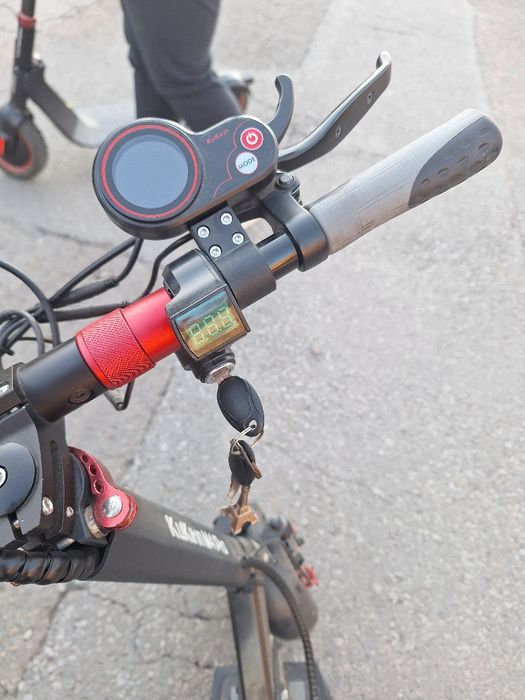 Vând trota kucurin m4 pro