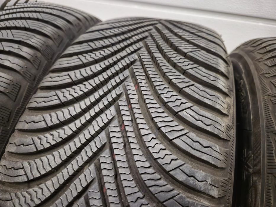 4 anvelope iarna Michelin 215 55 17 ca și noi / DOT 2024