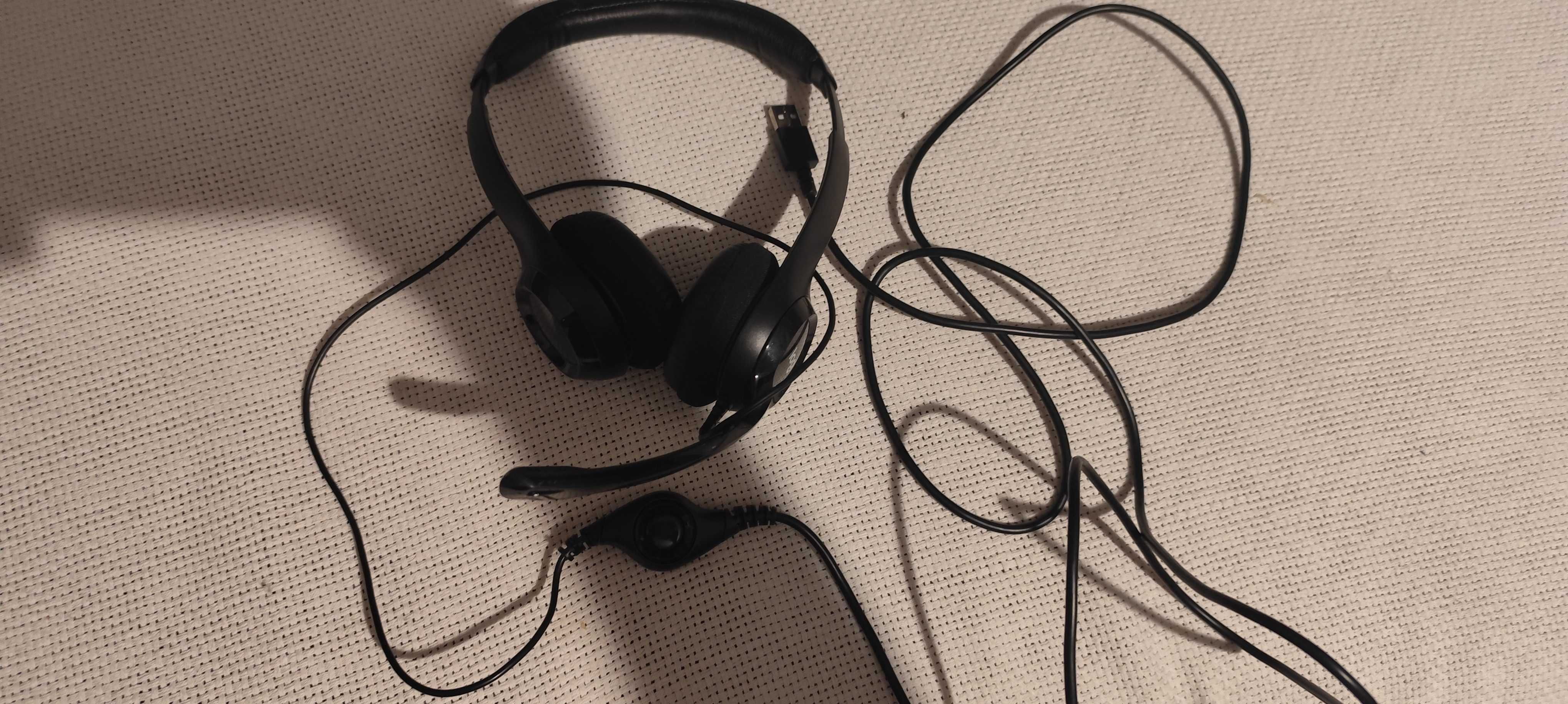 casti cu microfon LOGITEK pe usb cablu lung si consola de volum