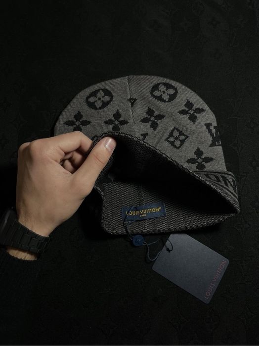 Шапки burberry ; gucci ; louis vuitton ;arcteryx