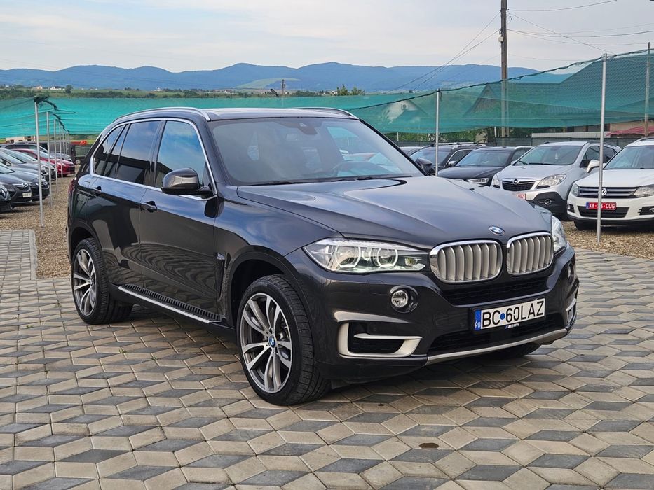 BMW x5.  Model 4,0D   2015 luna 11 , prima inmatriculare 2016. 313 CP