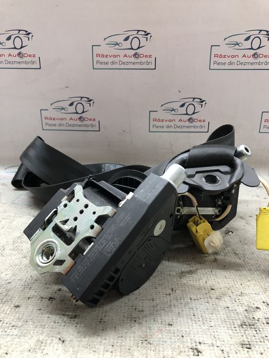 set centuri fata cu pretensioner È™i capsa  volkswagen touran 2012