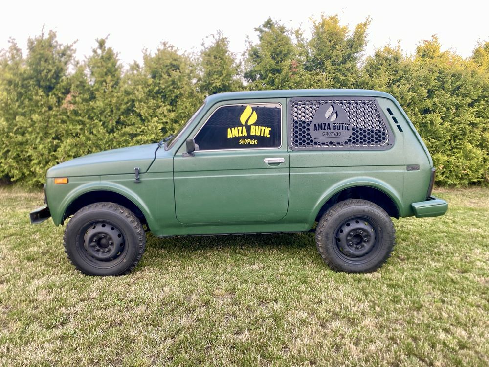 Lada Niva bar mobil