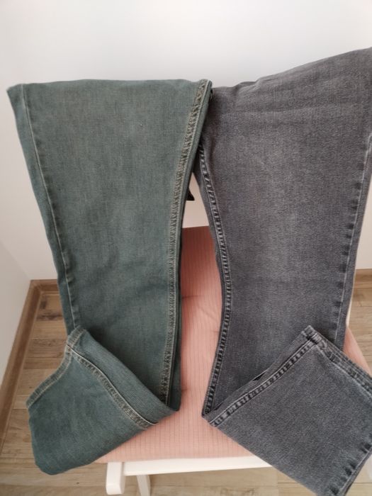 Vând blugi jeans