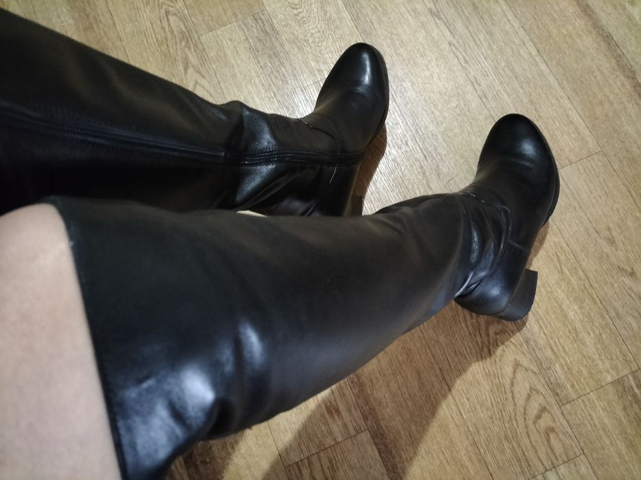 Продам сапоги зимние маленького размера.