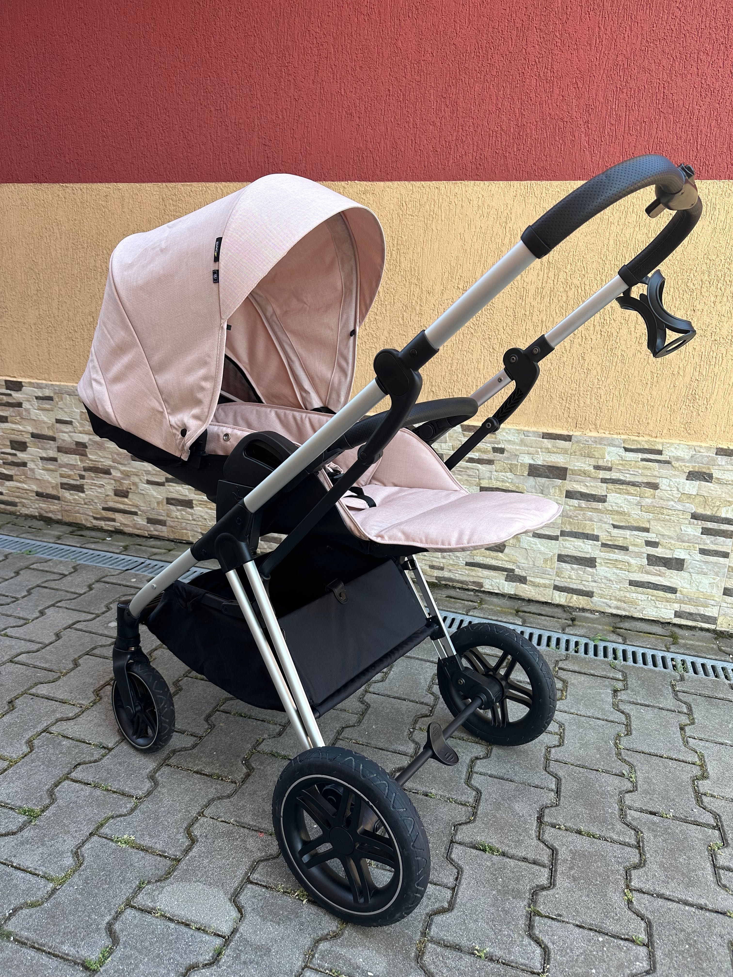 Бебешка Количка в Безупречно състояние