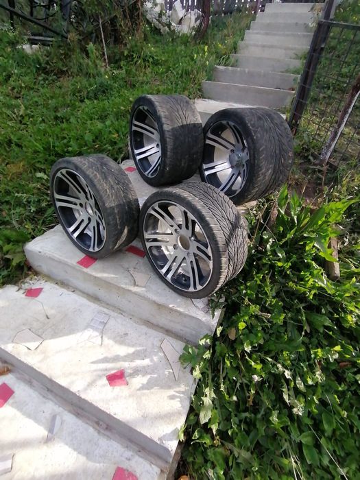 Vand cauciucuri cu tot cu jante ATV