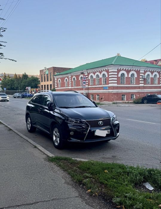 Продаю машину Lexus rx350