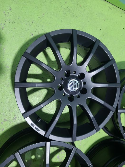 17 5x112 Vw Passat Touran Caddy Golf Audi Skoda 5х112 черни