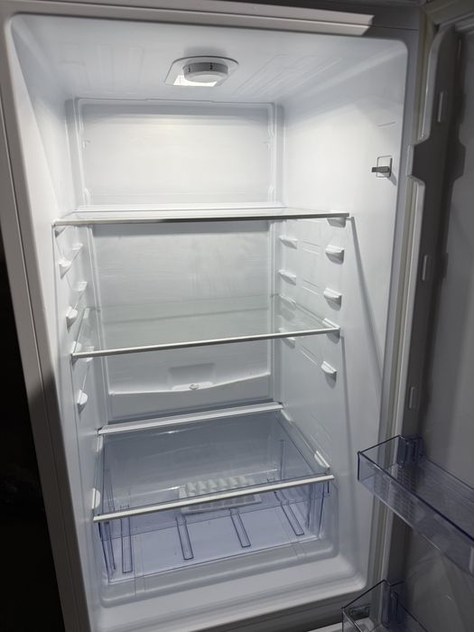 Продется холодильник Beko 250л/158см как новый ! Гарантия 6 мес.