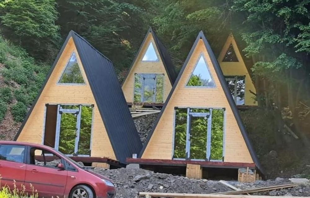 Vand cabane din lemn