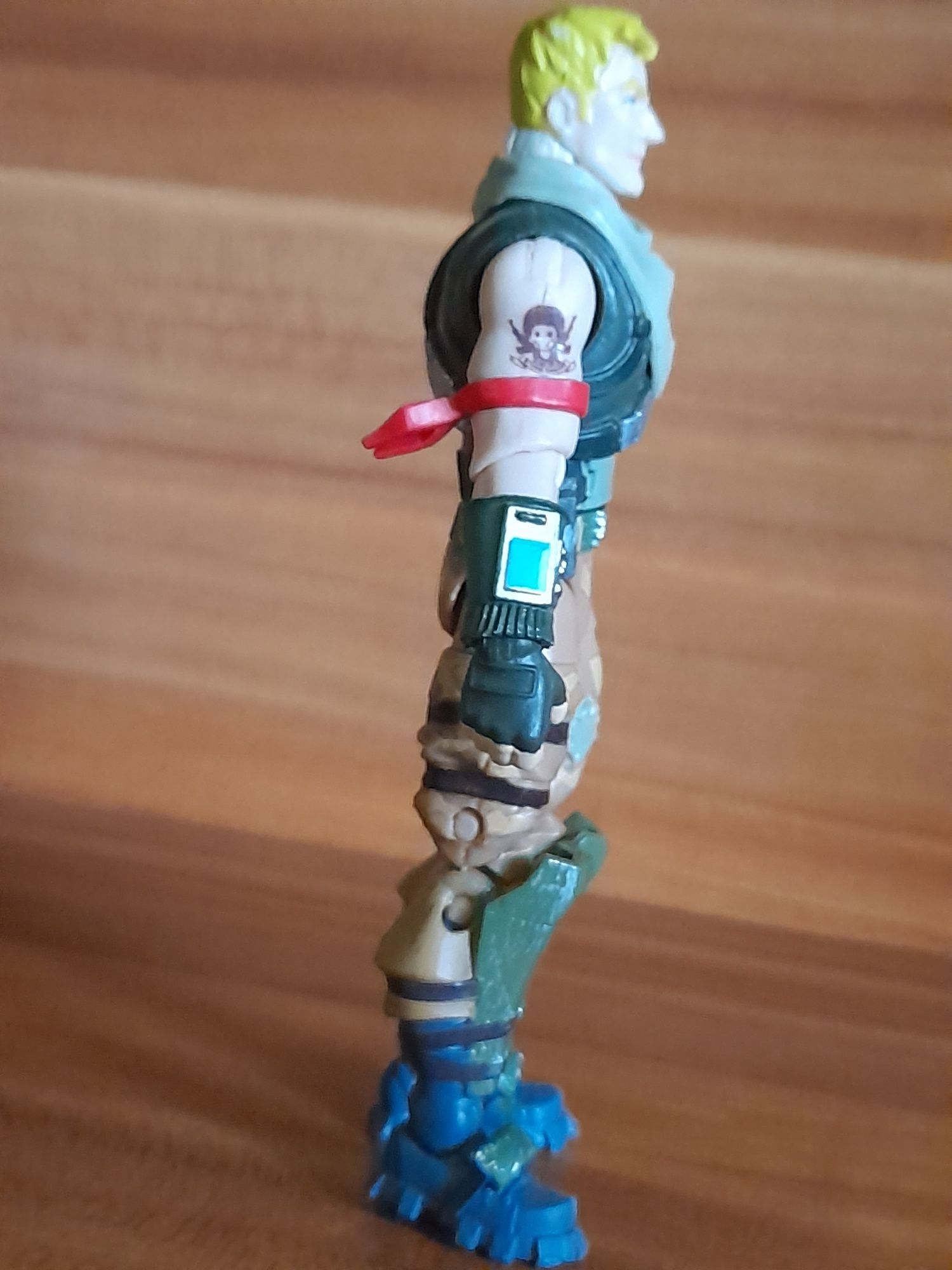 Vând Figurina Fortnite