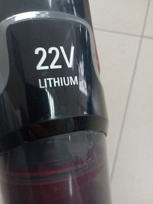 Продавам без кабелна прахосмукачка