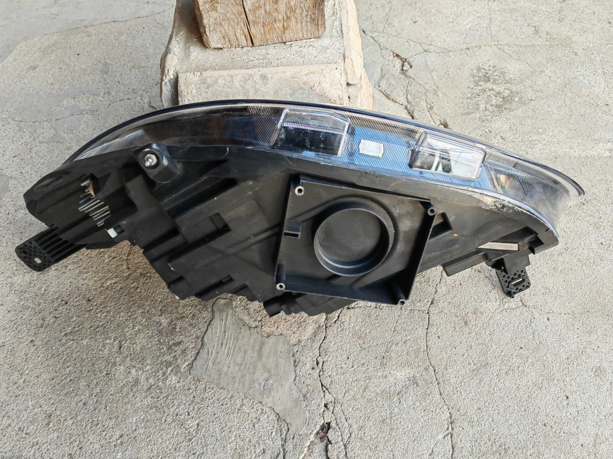 Фар Ford Fiesta MK8 FULL LED десен/Фар Форд Фиеста МК8 Оригинален