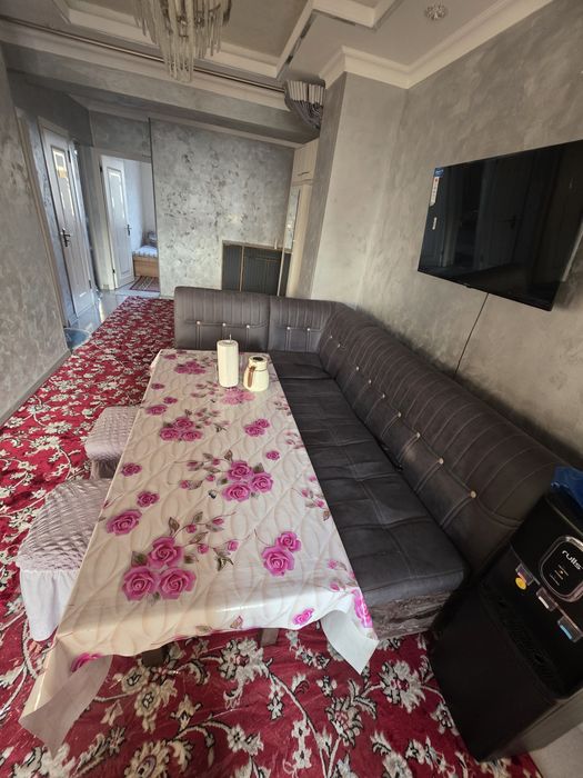 Уголок ва кровать сотилади