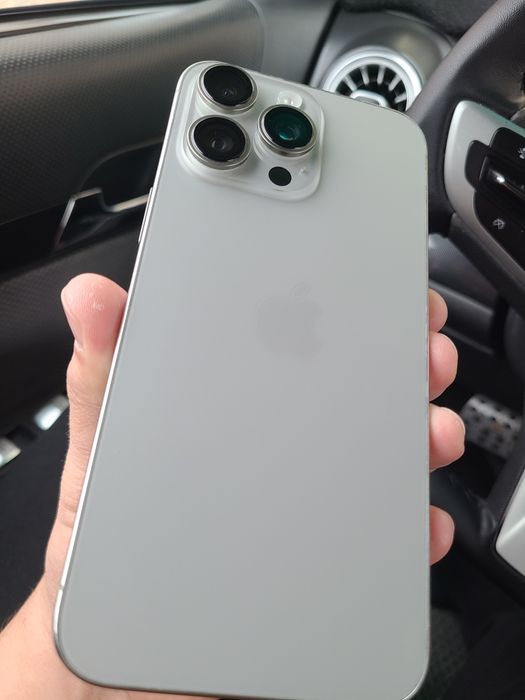 I phone 15 pro max sotiladi J/A 256 . 88%