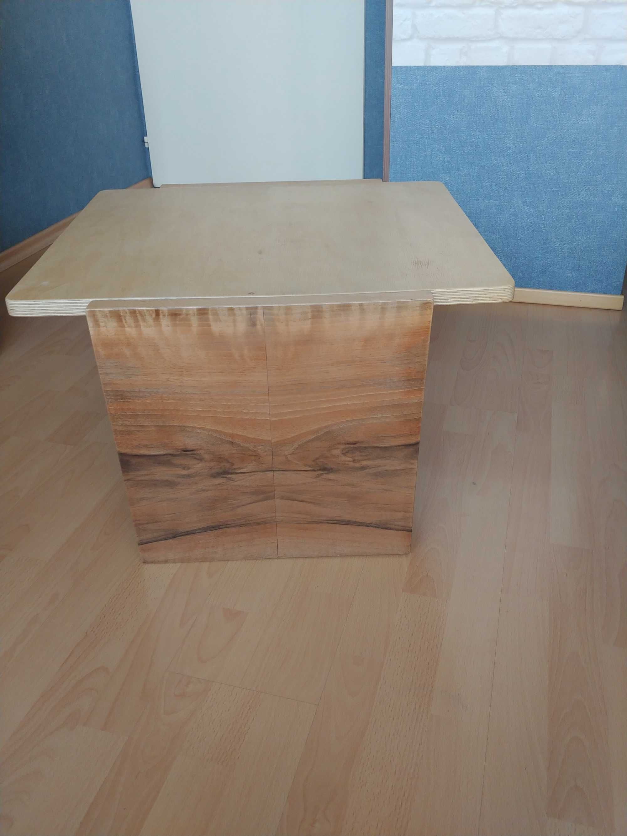 Продавам холна масичка