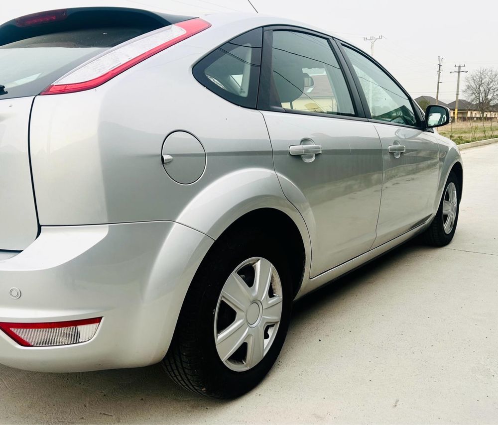 Ford Focus    EURO 5.  1,6 Benzina