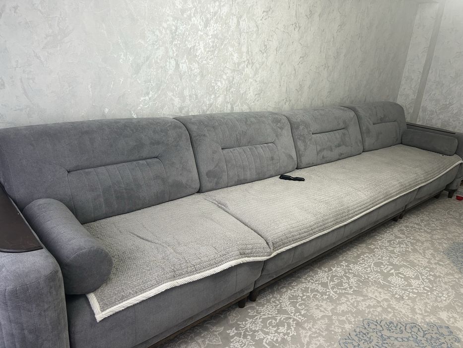 Продам диван. Состояние почти новое.