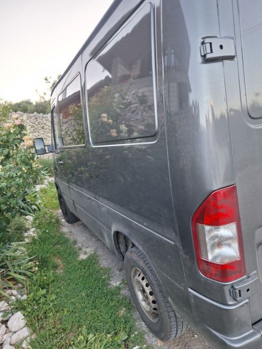 Mercedes sprinter 208