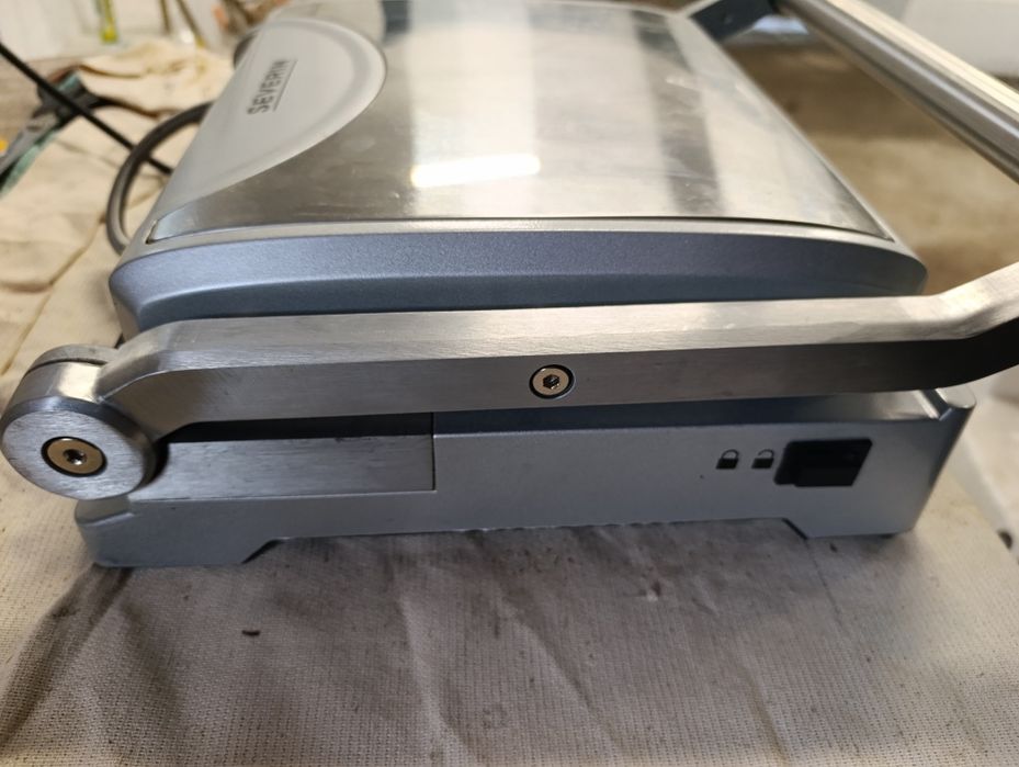 Тостер грил за сандвичи Severin