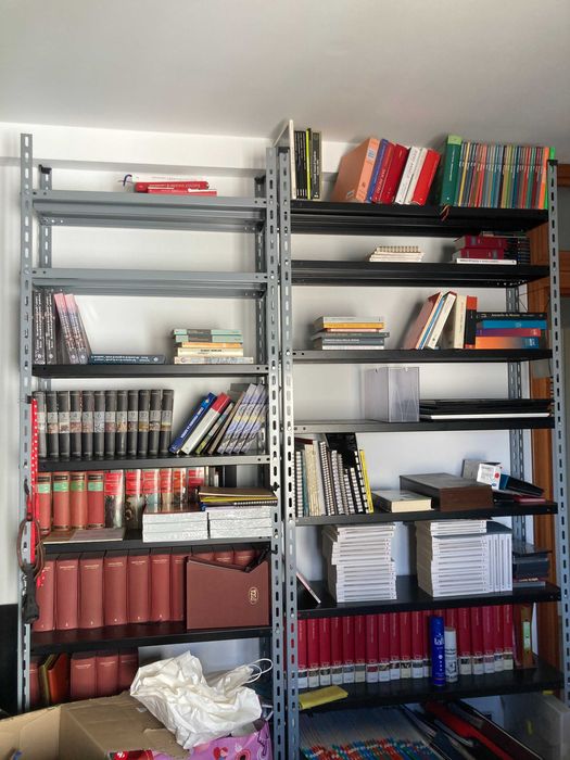 Rafturi metalice biblioteca depozitare
