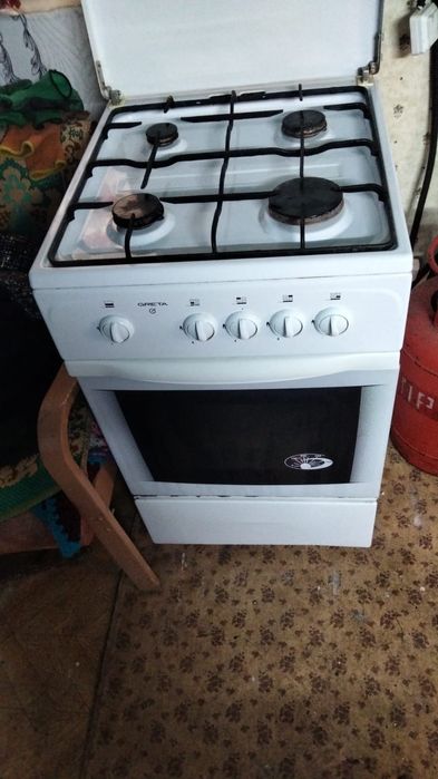 Продам газ плиту