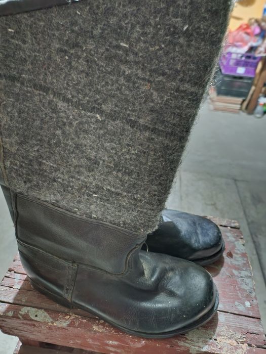 Cizme din piele și postav mărimea 43