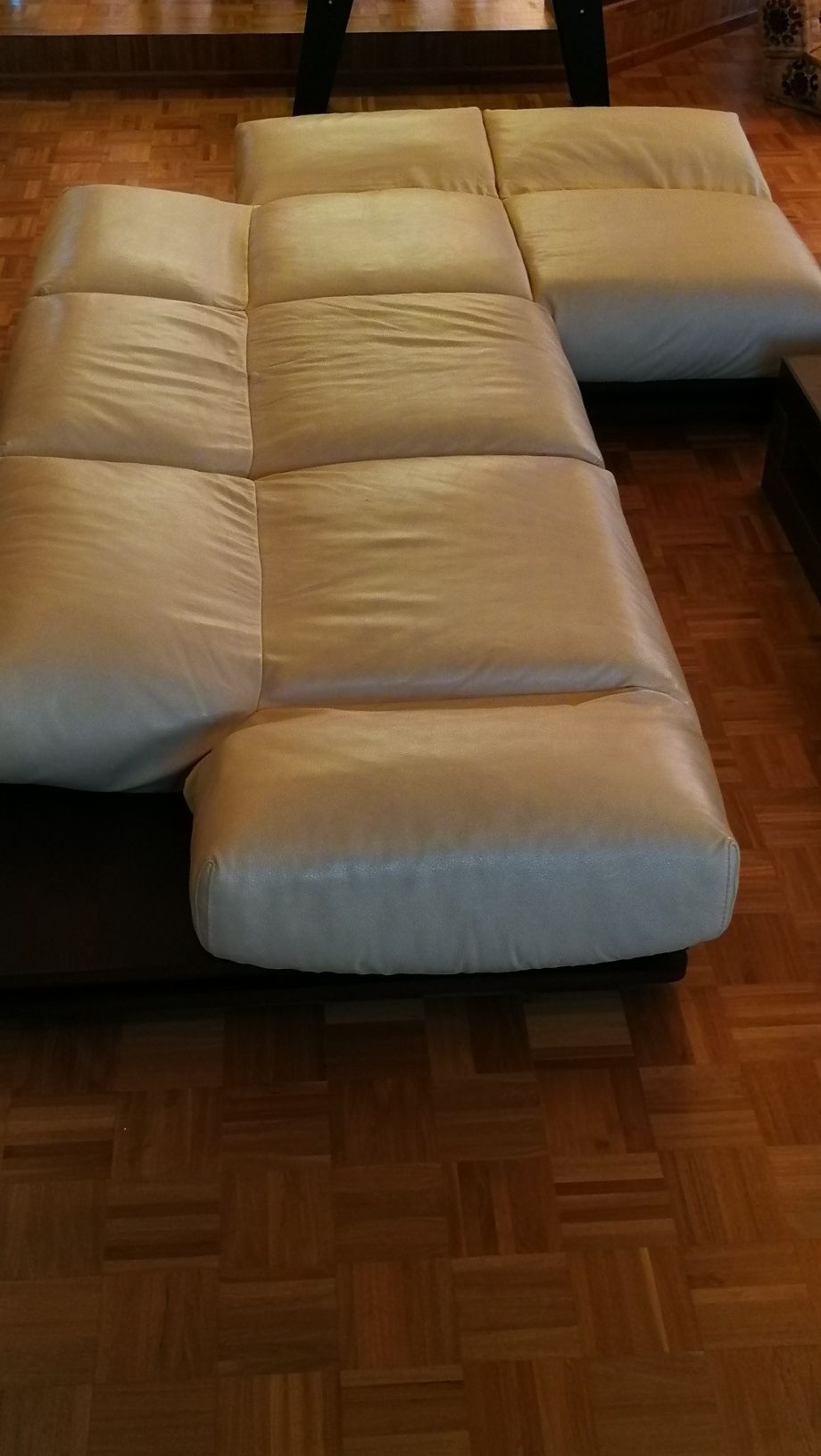 Canapea coltar extensibila ca noua piele naturala si lemn