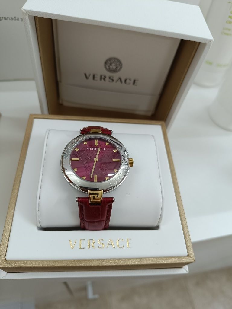 Дамски часовник versace