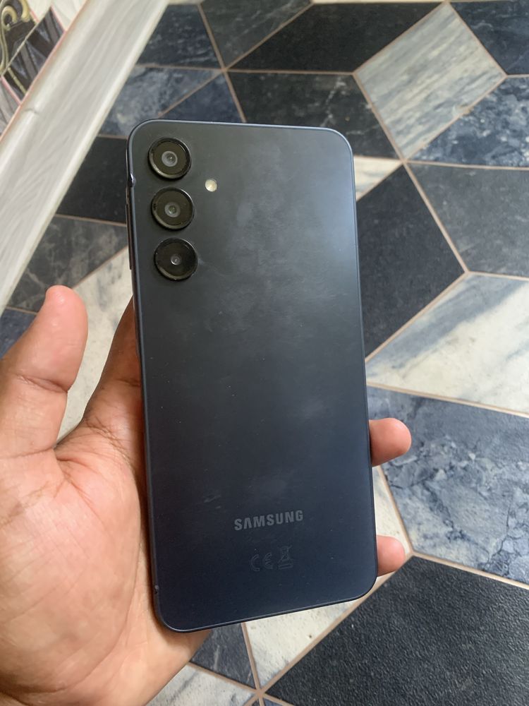 Продавам Samsung Galaxy A16 5g Заключен