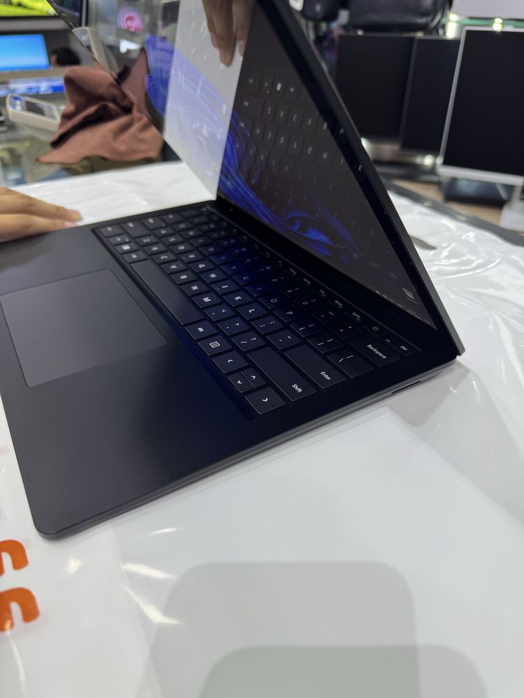 Microsoft Surface 4 Laptop 13.5" FHD IPS i7-1185G7 16GB SSD 256GB  B/U