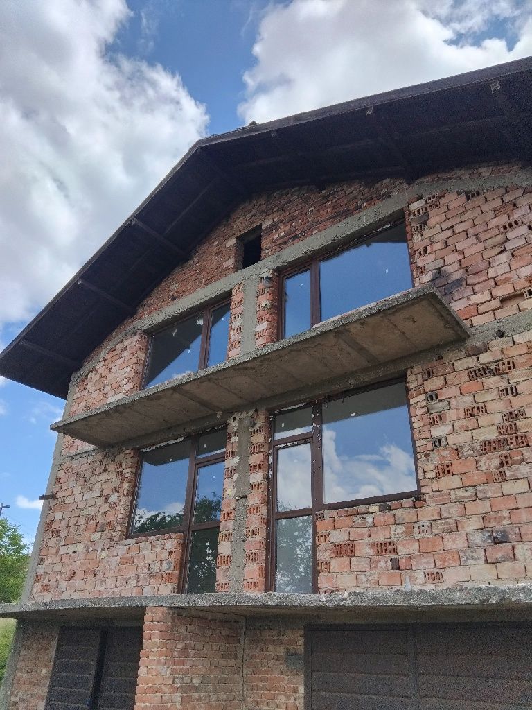 Продава къща в с.Коркина общ.Бобов дол