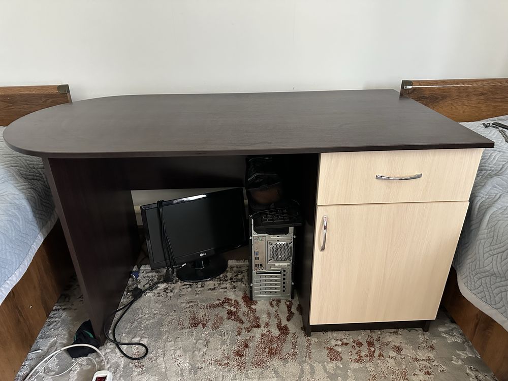 Продам стол рабочий
