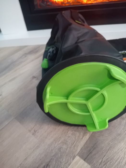 Vând dus solar cu presiune 8 Litri - nou, marca Quechua, Decathlon