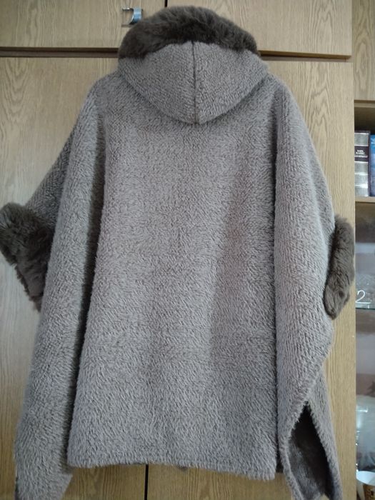 Ново дамско палто-тип пелерина