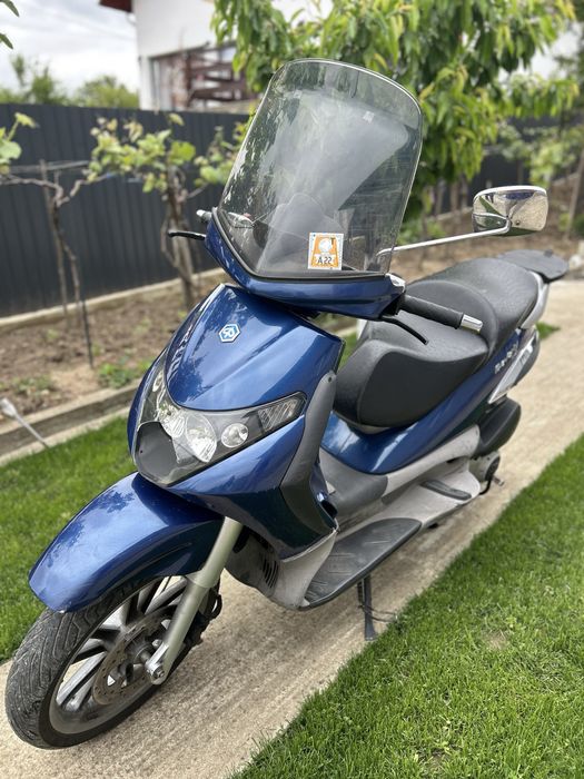 VÂND Piaggio Bevery 250