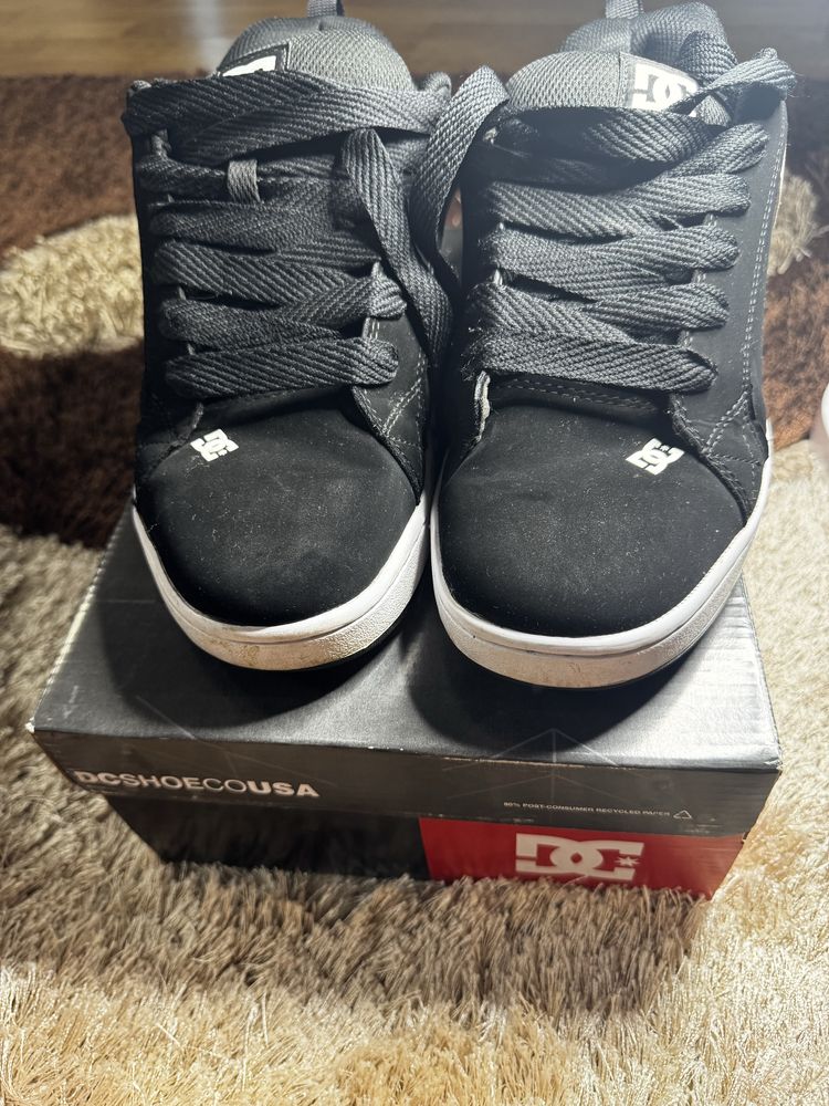 Dc shoes aproape noi