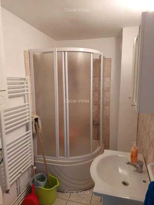 Vand/schimb casa 3 camere renovata recent