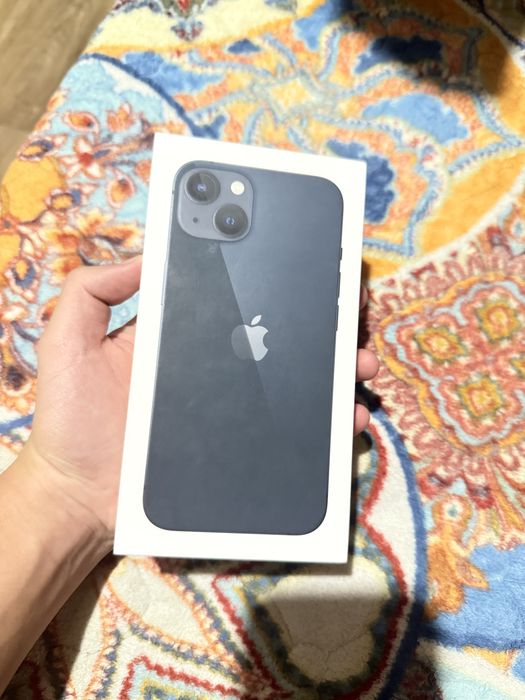 Продам новый запакованный iphone13