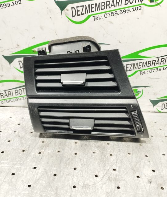 Grila ventilatie bord stanga 9227767-03 BMW X5 E70 (facelift)