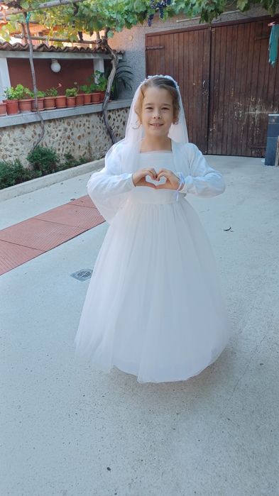 Детски рокли за 8-9 г и за 1 год