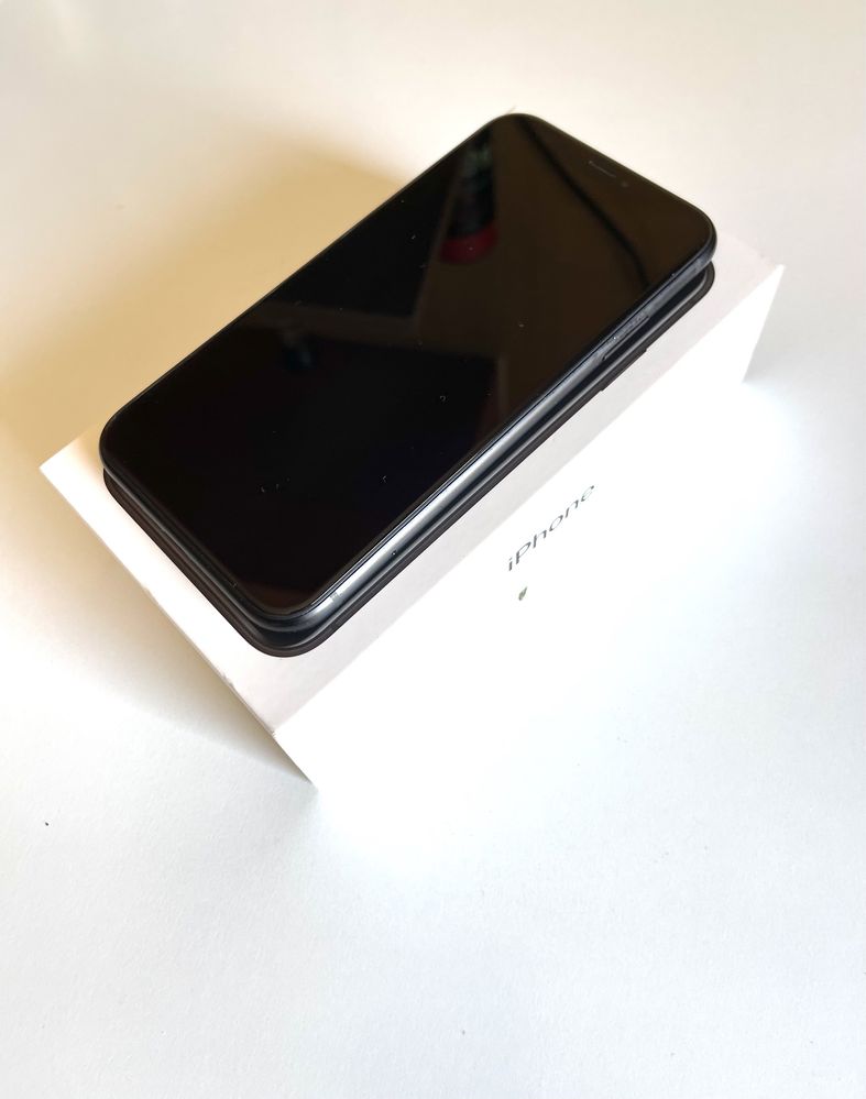 Vând Iphone xr 64 gb