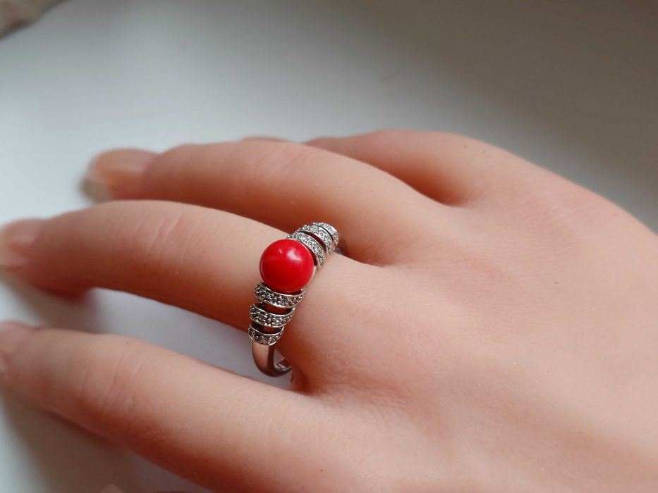 Inel argint rodiat cu coral sferă și 20 diamante
