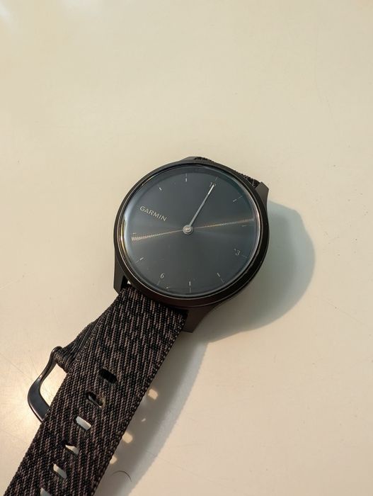 Ceas smartwatch hibrid Garmin Vivomove Style, curea nailon