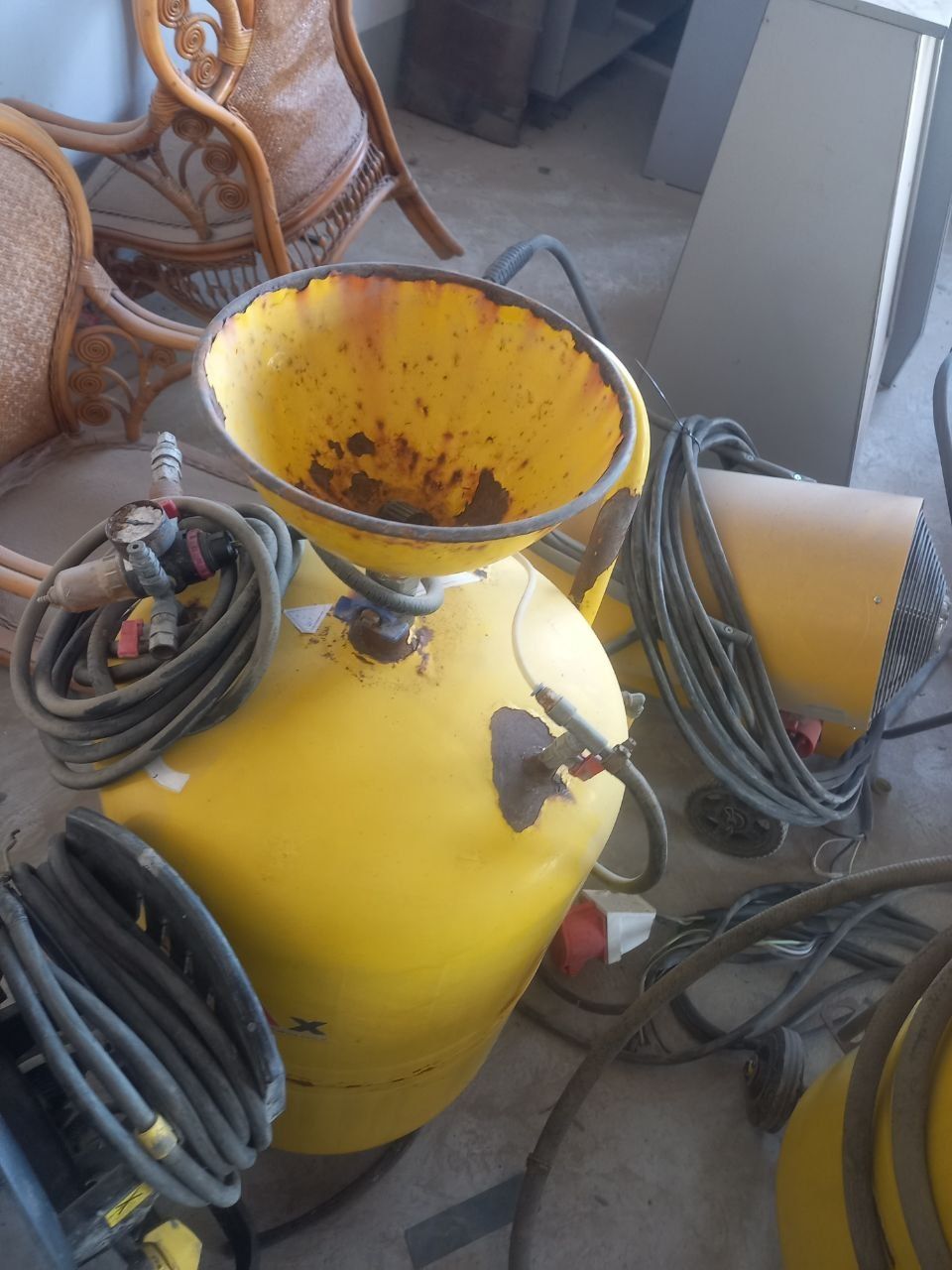 Karcher Bosch srochna sotiladi