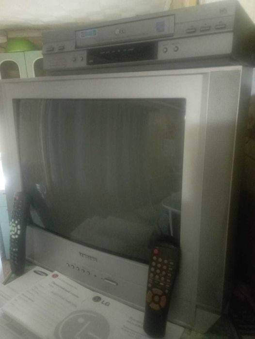 Видеодвойка: ТВ и Видеомагнитофон
