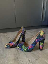 Pantofi multicolori